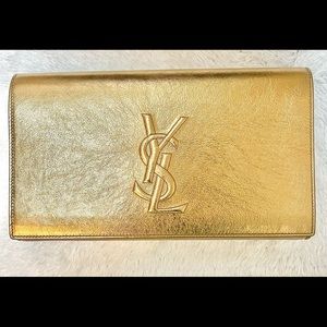 SAINT LAURENT
Metallic Calfskin Monogram Large Belle De Jour Clutch Gold